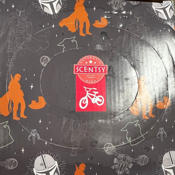 Scentsy Buddy The Mandalorian Figure and air of adventure scent in box - Picture 3 of 12